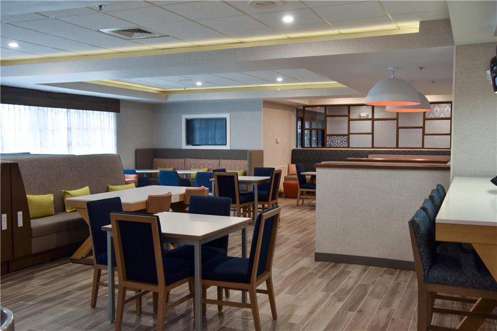 Hotel Hampton 3*